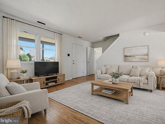 4th image of 140 Wildflower Dr