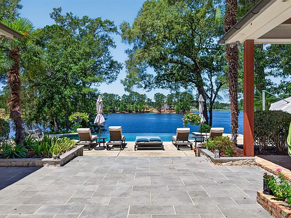3rd image of 1074 Waters Edge Cir