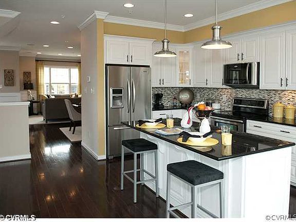 3rd image of 3900 Liesfeld Place 13b Gln