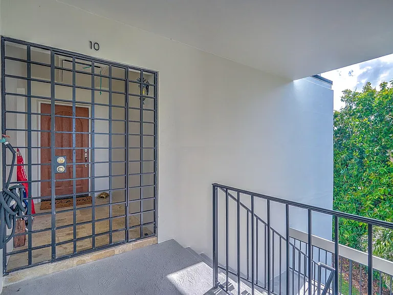1289 NE Ocean Blvd #10 — Photo 19
