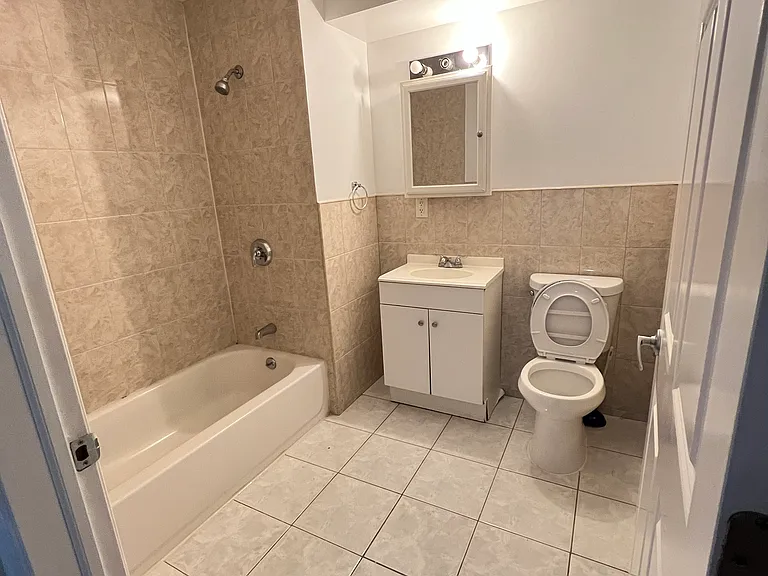 711 Sip St #203 — Photo 5