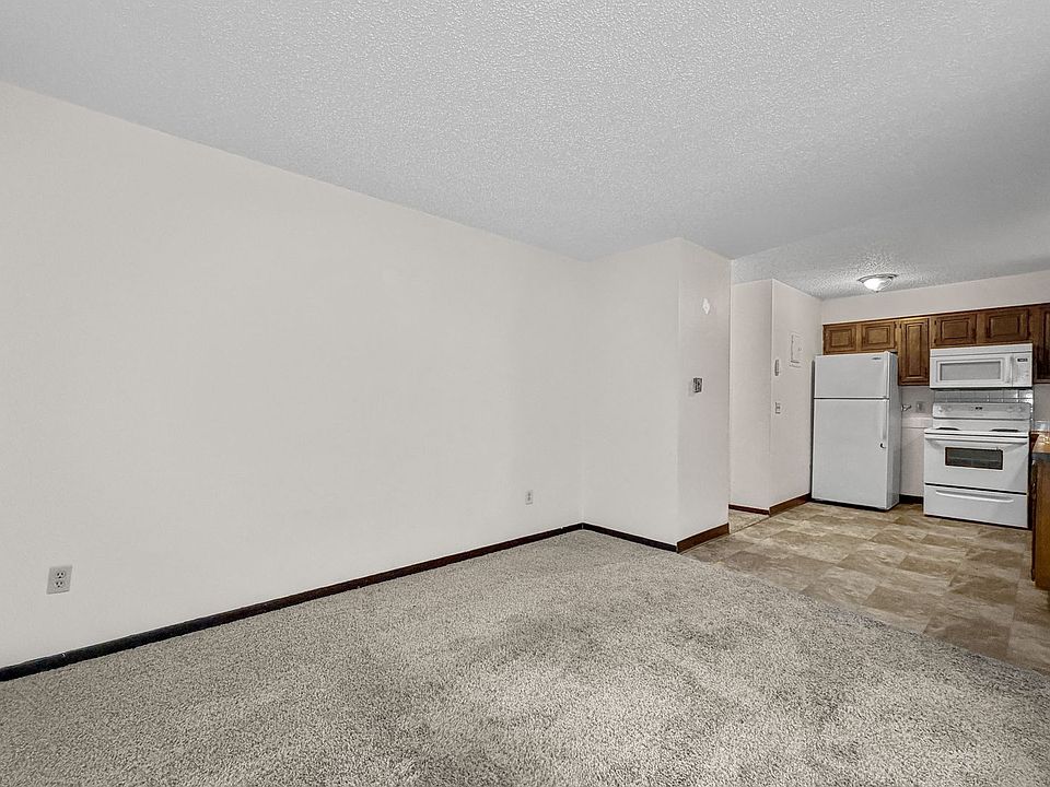 1st image of 133 Beedle Dr #84
