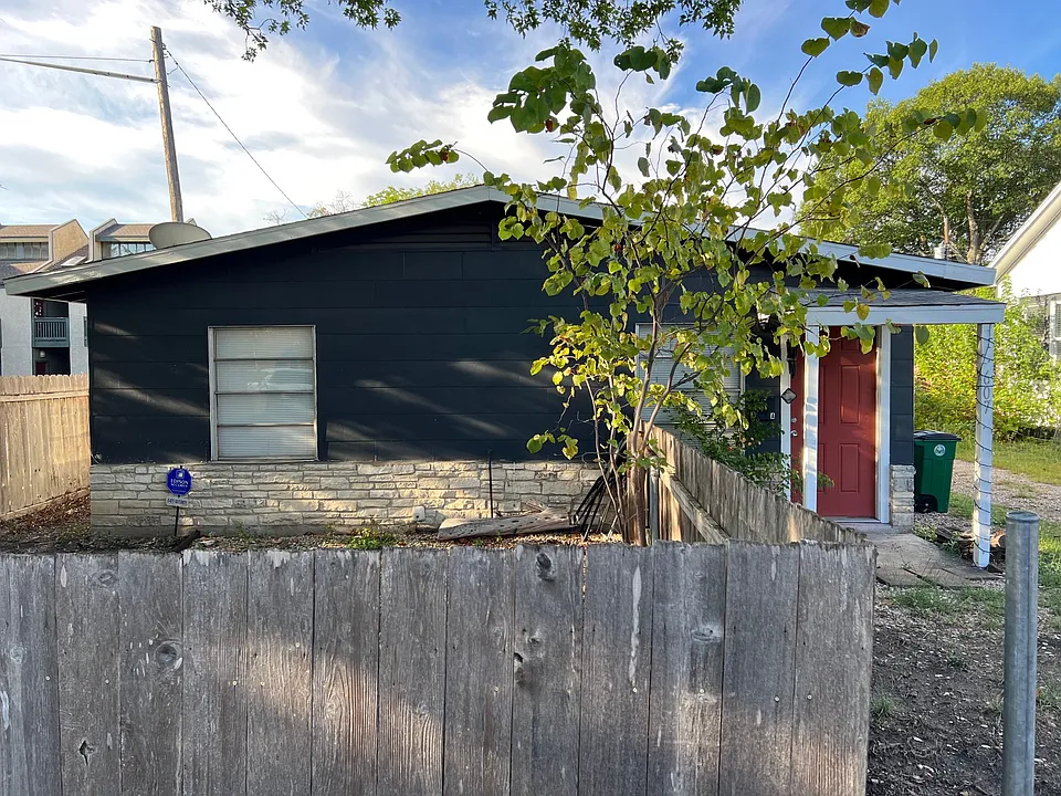 607 Nelray Blvd #B