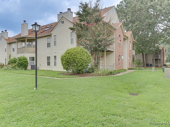 2nd image of 518 Thorncliff Dr APT 104