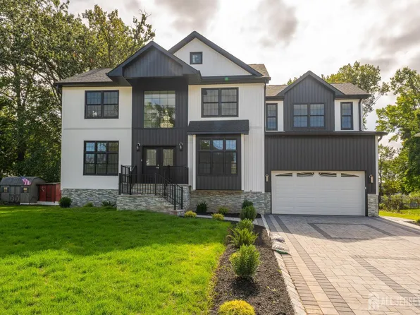 80 Gaywood Ave, Colonia, NJ 07067