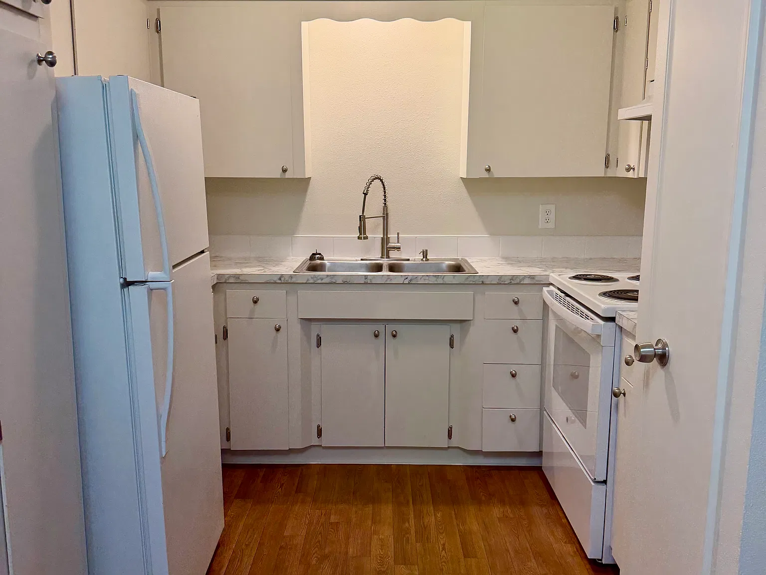 2 bed, 800 sqft, $1,850 — Photo 3