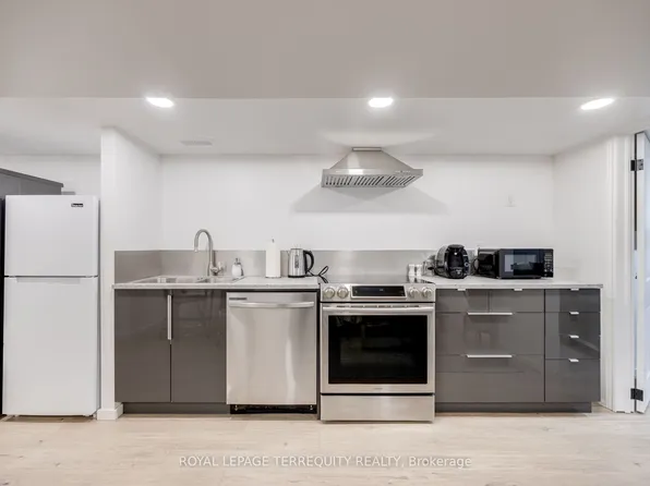 490 Symington Ave #Basement, Toronto, ON M6N 2W5