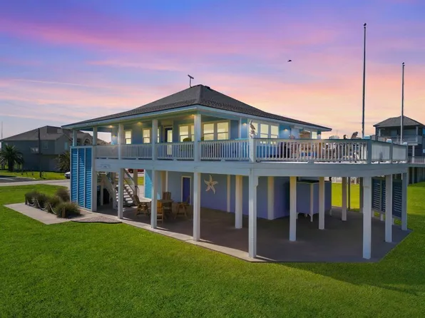 808 Pinata Dr, Crystal Beach, TX 77650