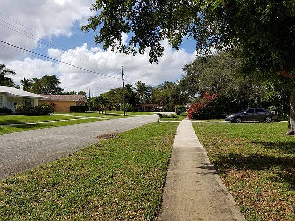 3rd image of 1512 Lee Ct
