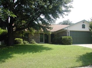 9836 Bancroft Dr, Benbrook, TX 76126