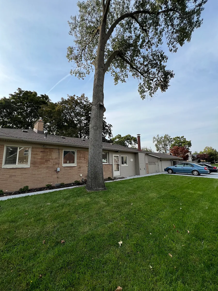 Building Photo - 37910 Minton St