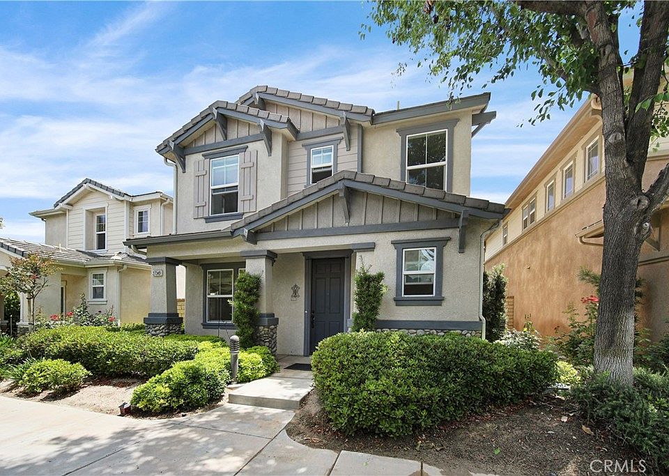 1st image of 27349 Dearborn Dr