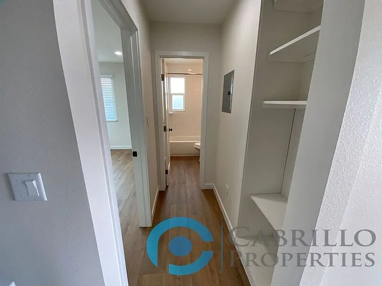 1628 Burton St — Photo 14