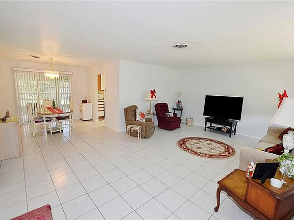 4th image of 865 22nd Ave