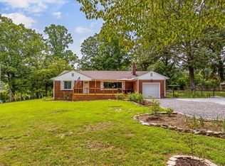 618 S Chas G Seivers Blvd, Clinton, TN 37716