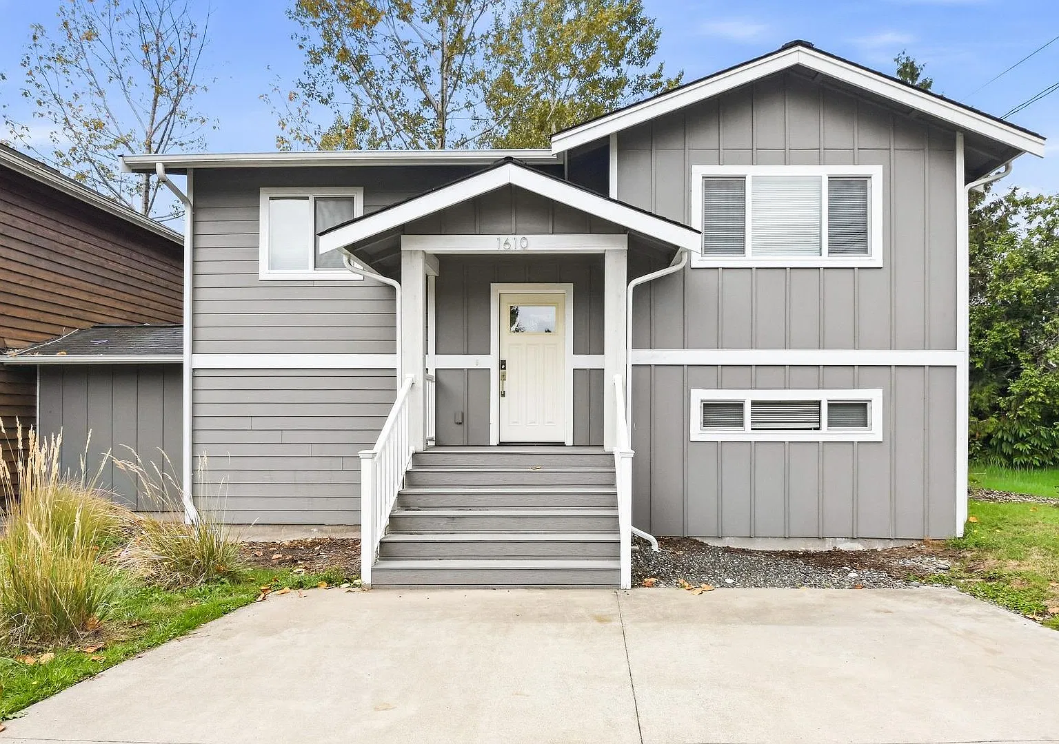 Limited-Time Offer: $25 Application Fee, Apply Today! Rent Special! $1000 Off Of First Month! — Photo 2