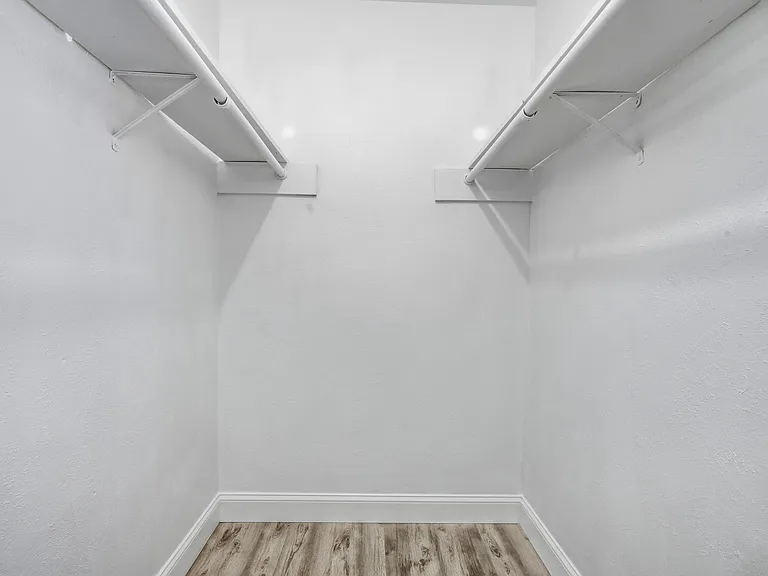 2729 Hurstview Dr — Photo 16