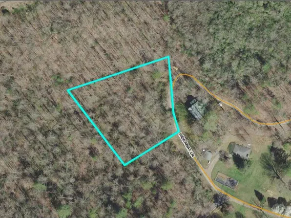 10 Hideaway Ln, Franklin, NC 28734