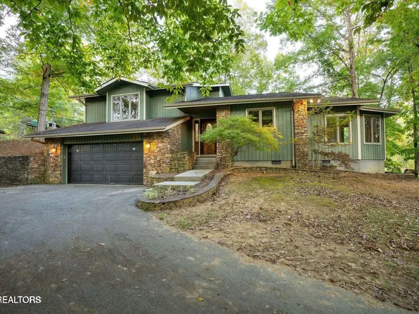 310 White Cap Ln, Pigeon Forge, TN 37863