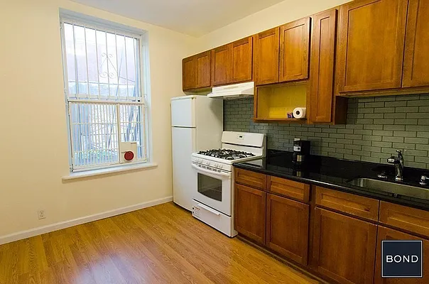 Rented by Bond New York | media 15