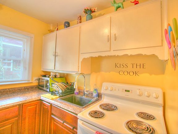 4th image of 1605 Dexter St Unit 1605