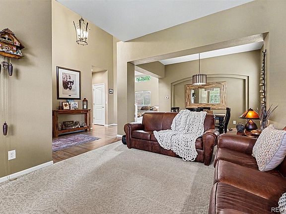 5th image of 1822 Primrose Place