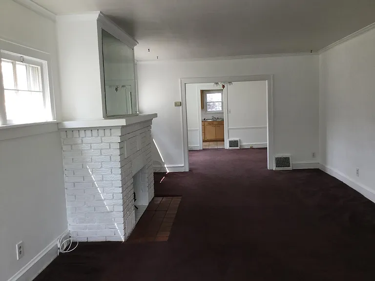 2142 Atkins Ave — Photo 4