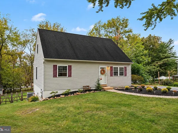 12 Glenview Ln, Downingtown, PA 19335