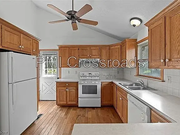 2 bed, 2.0 bath, 1240 sqft, $1,419 — Photo 3