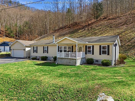 3rd image of 1145 Cameo Rd