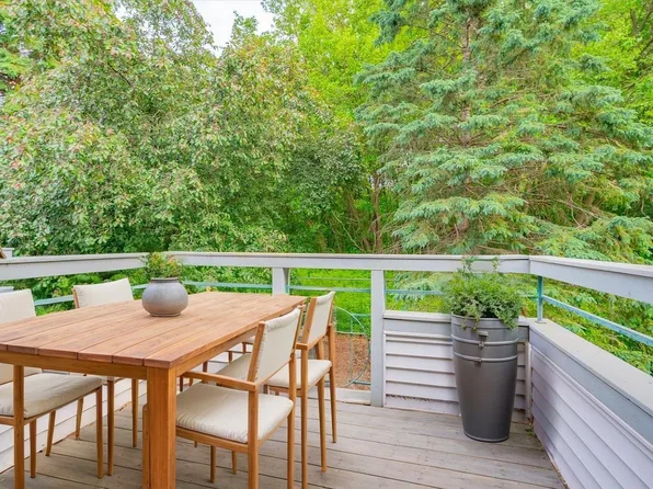 3 Deer Point Trl, Madison, WI 53719