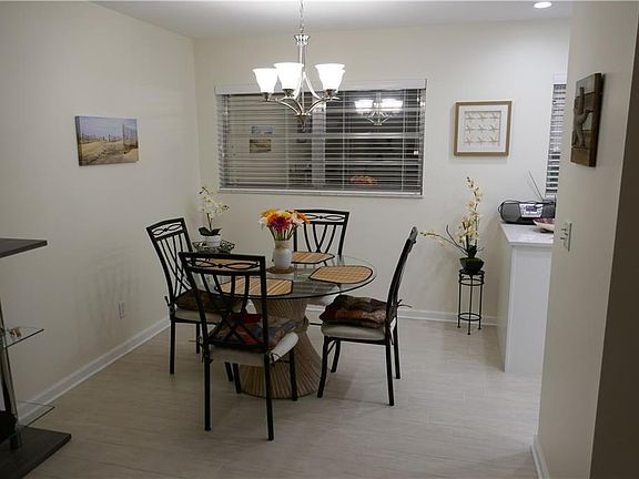 3rd image of 46 Woodland Dr