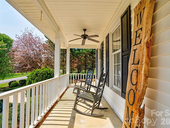 5th image of 203 Carolina Dr