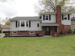 9330 Hayes Dr, Overland Park, KS 66212
