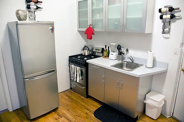 Rented by APT212 INC | media 29