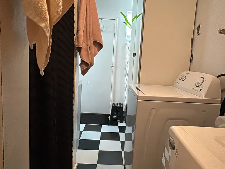 1058 S Grayling St — Photo 18