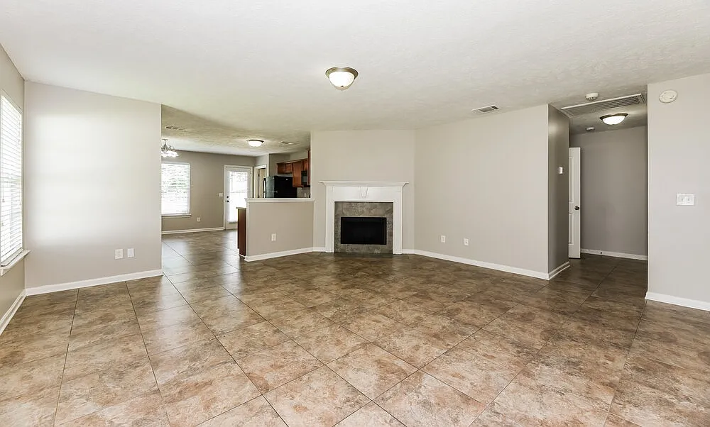 3 bed, 2.0 bath, 1497 sqft, $2,025 — Photo 3