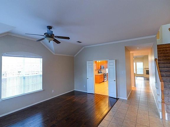 4th image of 2315 Garden Crest Dr