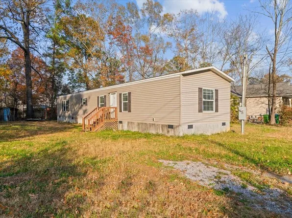 144 Lillian Dr, Dalton, GA 30720