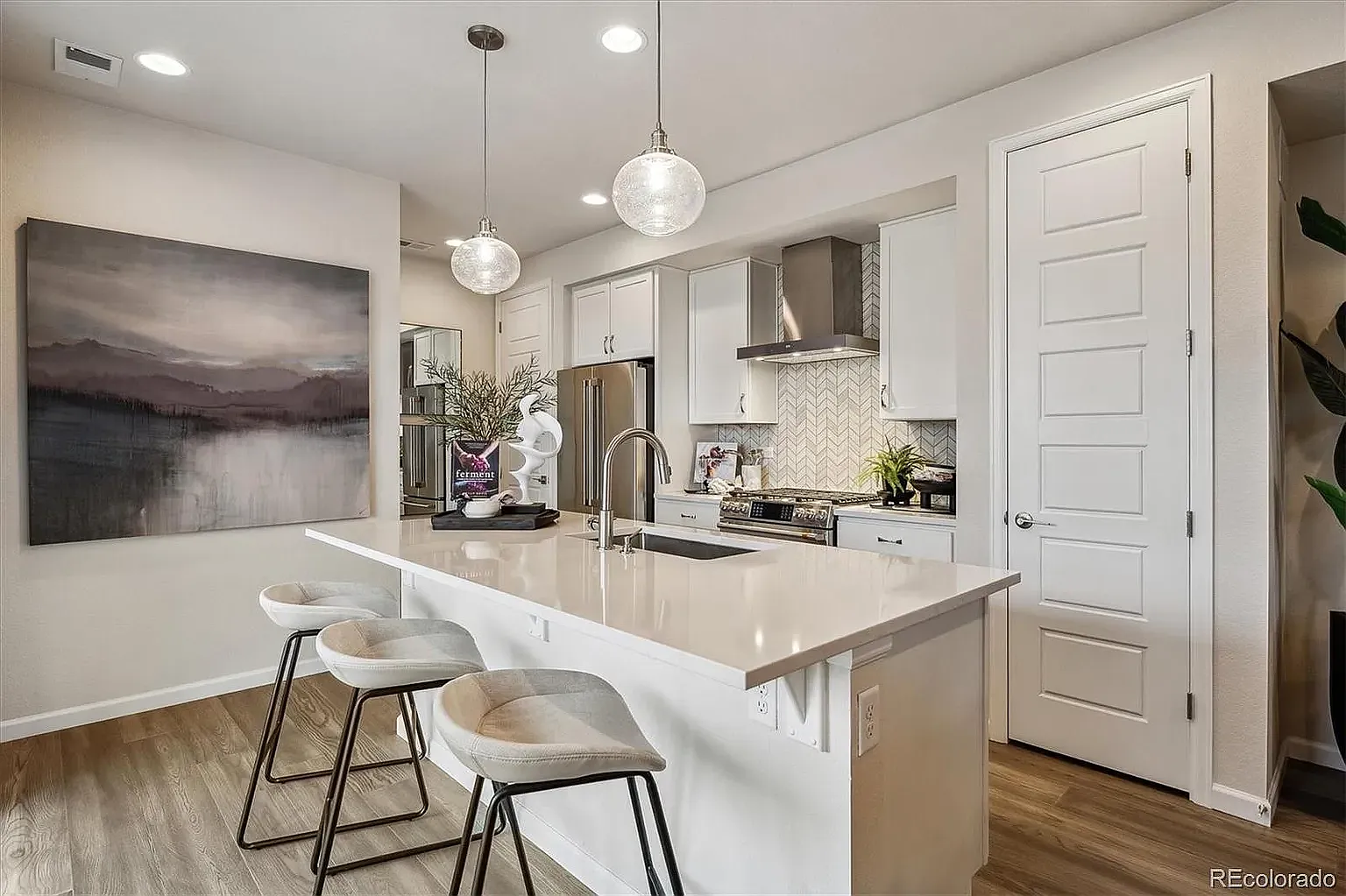 3 bed, 2.5 bath, 1448 sqft, $2,695 — Photo 3