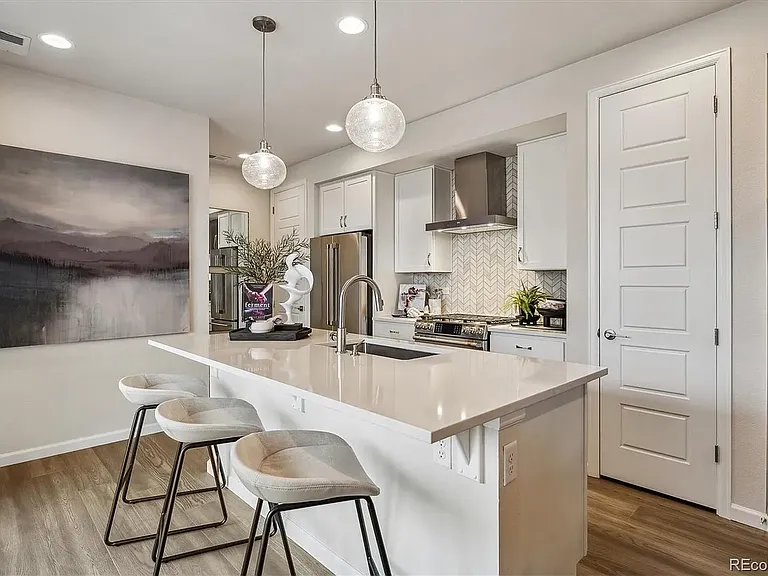 4588 S Versailles Ct #A — Photo 3