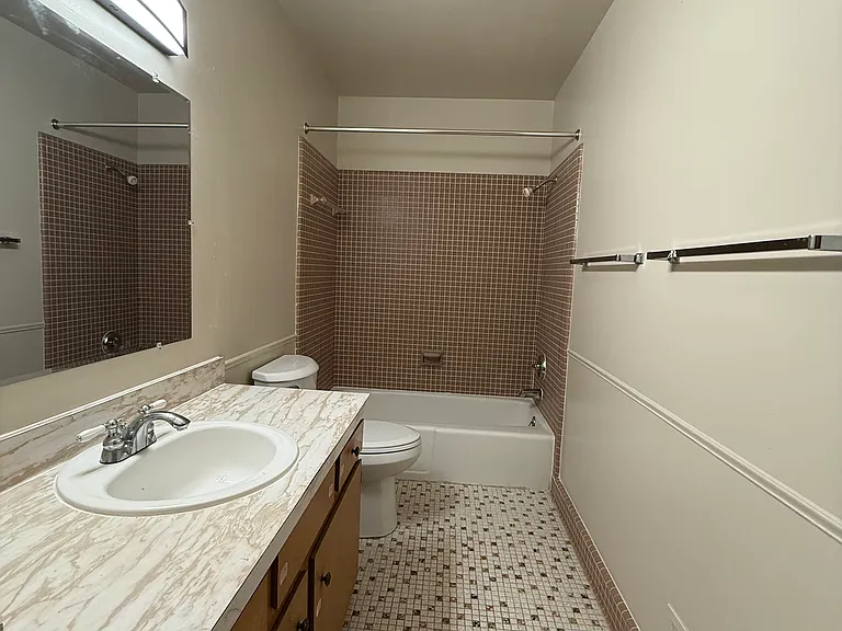 1353 Burcham Dr — Photo 12
