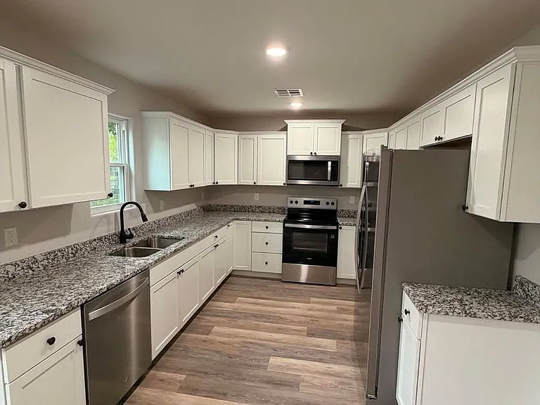 1906 Missouri Ave — Photo 8