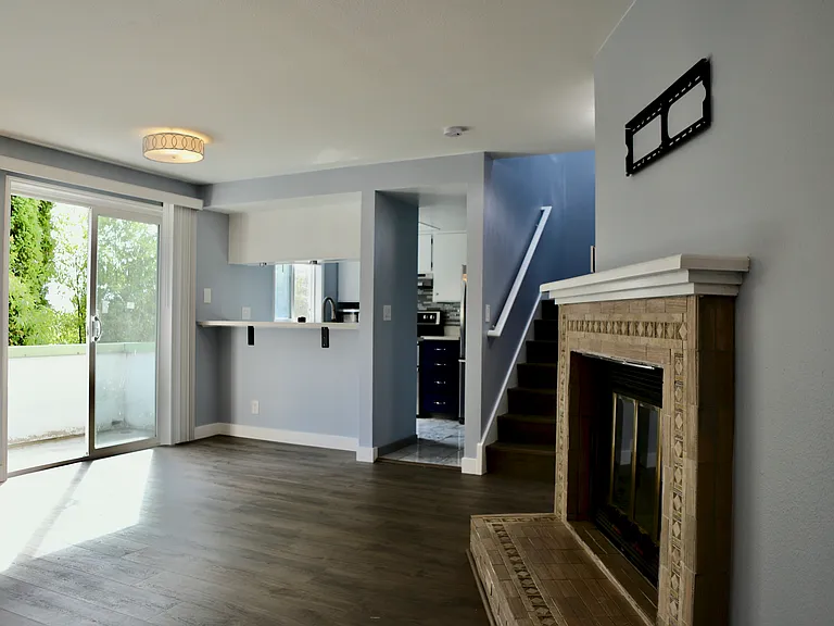 1515 E Union St #304 — Photo 37