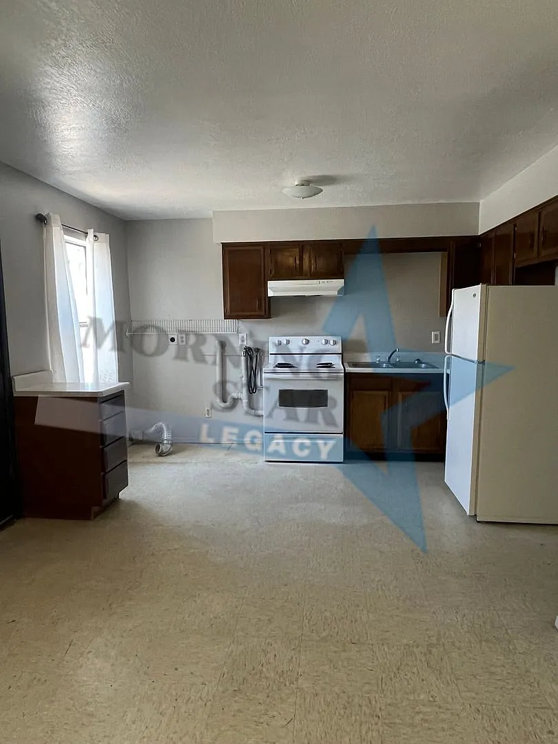 2325 College St — Photo 4