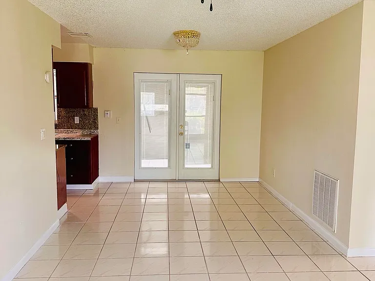 6245 Saxon Blvd — Photo 3