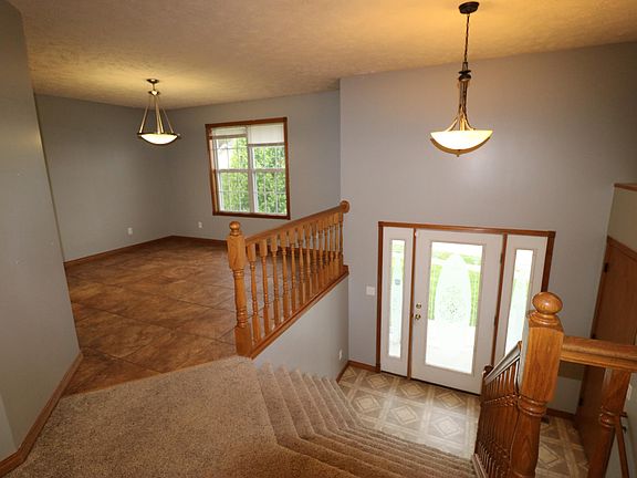 2nd image of 572 N Lynette Ave
