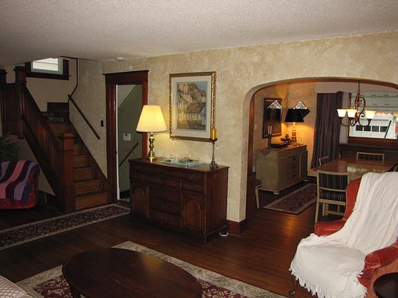 5th image of 38 Tennyson Ave