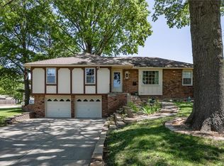 6701 Caenen Ave, Shawnee, KS 66216