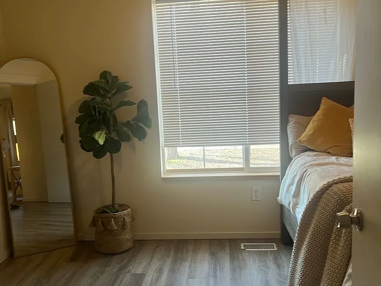 1310 S Denver Ave — Photo 3